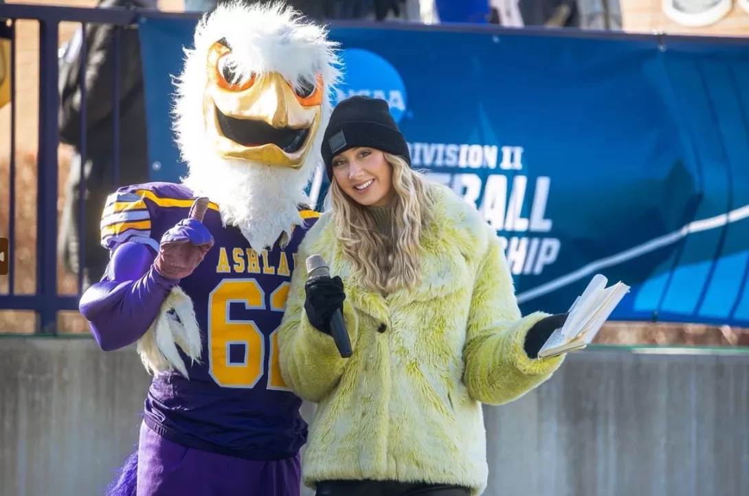 AU grad Mackenzie Pflum working her way to sideline reporter goal with